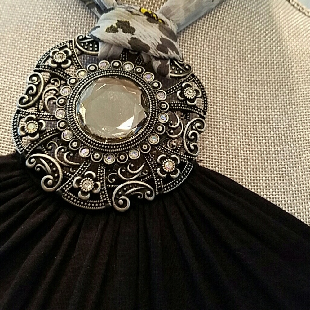Embellished Top - Picture 3 of 8